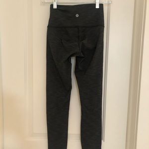 - Lululemon Wunder Under Hi-Rise 7/8 Tight, sz 2